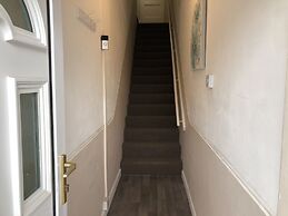 Lovely 2-bed Apartment in Solihull