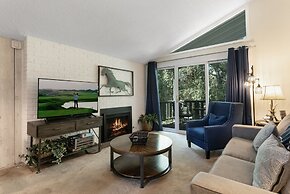 9 Sandstone70 3 Bedroom Condo by RedAwning