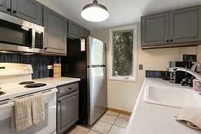 9 Sandstone70 3 Bedroom Condo by RedAwning