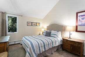 9 Sandstone70 3 Bedroom Condo by RedAwning