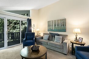 9 Sandstone70 3 Bedroom Condo by RedAwning