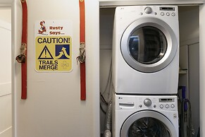 9 Sandstone70 3 Bedroom Condo by RedAwning