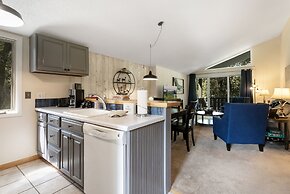 9 Sandstone70 3 Bedroom Condo by RedAwning