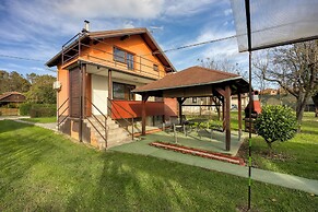 House Pepica With Hot Tub
