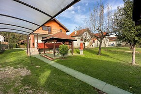 House Pepica With Hot Tub