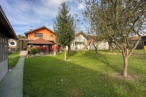 House Pepica With Hot Tub