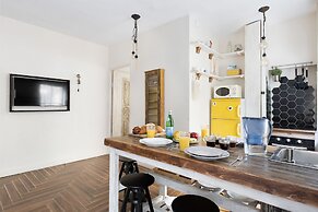 Gorgeous Bauhaus Interior Near the Beach