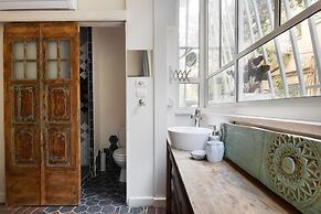 Gorgeous Bauhaus Interior Near the Beach