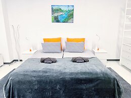 Design Family Apartment in Leiden Center 6p & Baby