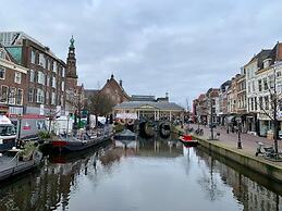 Design Family Apartment in Leiden Center 6p & Baby
