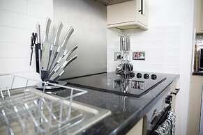 Modern Townhouse Apartment in Stratford Upon Avon With Wifi & Netflix