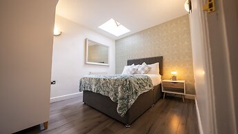 Modern Townhouse Apartment in Stratford Upon Avon With Wifi & Netflix