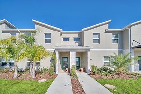 Comfy, Spacious, Newly Decorated With Lovely Pool Near Disney!