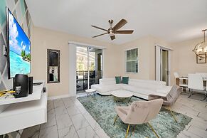 Comfy, Spacious, Newly Decorated With Lovely Pool Near Disney!