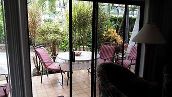 Lea Casa at Casa de Emdeko