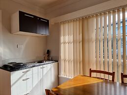 Cosy Unit by Airport - Heat Pump - WIFI