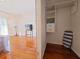 Cosy Unit by Airport - Heat Pump - WIFI