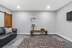 Chalet Monashee-brand New High End W/amazing Views