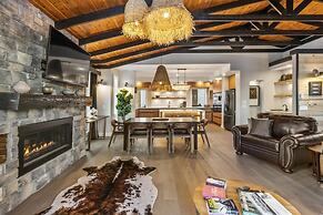 Chalet Monashee-brand New High End W/amazing Views