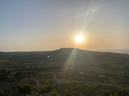 Heritage Living Apartment With Spectacular Views