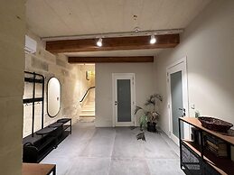 Heritage Living Apartment With Spectacular Views