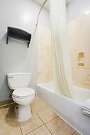 Palace Inn Baytown Spur TX-330