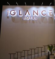 DE GLANCE HOTEL