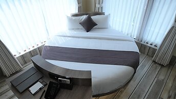 DE GLANCE HOTEL