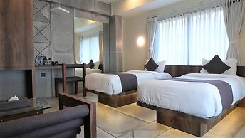 DE GLANCE HOTEL