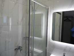 Comfort Suites and Rooms