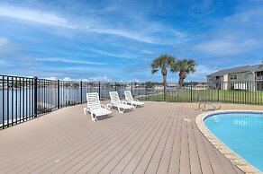 Dock Holiday 2 Bedroom Condo by Redawning