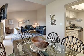 Dock Holiday 2 Bedroom Condo by Redawning