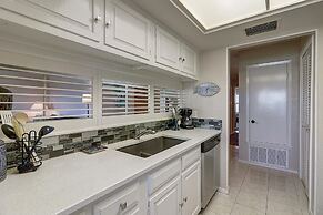 Dock Holiday 2 Bedroom Condo by Redawning