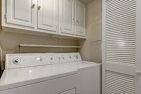 Dock Holiday 2 Bedroom Condo by Redawning