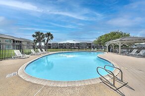 Dock Holiday 2 Bedroom Condo by Redawning