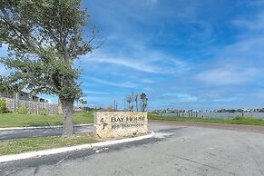 Dock Holiday 2 Bedroom Condo by Redawning