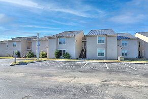 Dock Holiday 2 Bedroom Condo by Redawning