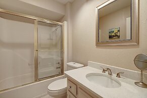 Dock Holiday 2 Bedroom Condo by Redawning