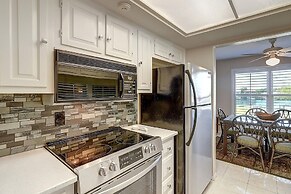 Dock Holiday 2 Bedroom Condo by Redawning