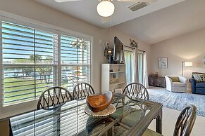 Dock Holiday 2 Bedroom Condo by Redawning