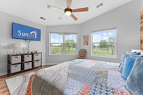 Fairway Heights 2 Bedroom Condo by RedAwning