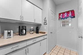 Fairway Heights 2 Bedroom Condo by RedAwning