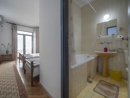 Madra rooms & apartments