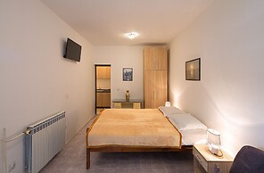Madra rooms & apartments