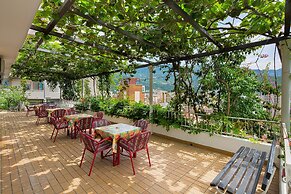 Madra rooms & apartments
