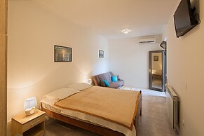Madra rooms & apartments
