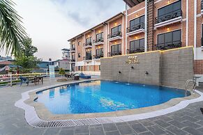 Chitwan Midtown Hotel