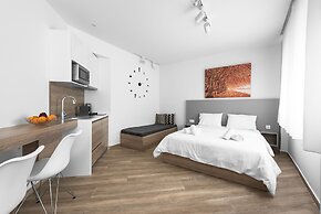 Hermes Nilie Hospitality MGMT