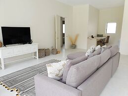 Mama Taras Luxury Villa