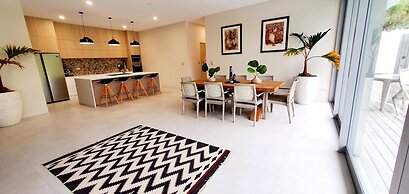 Mama Taras Luxury Villa